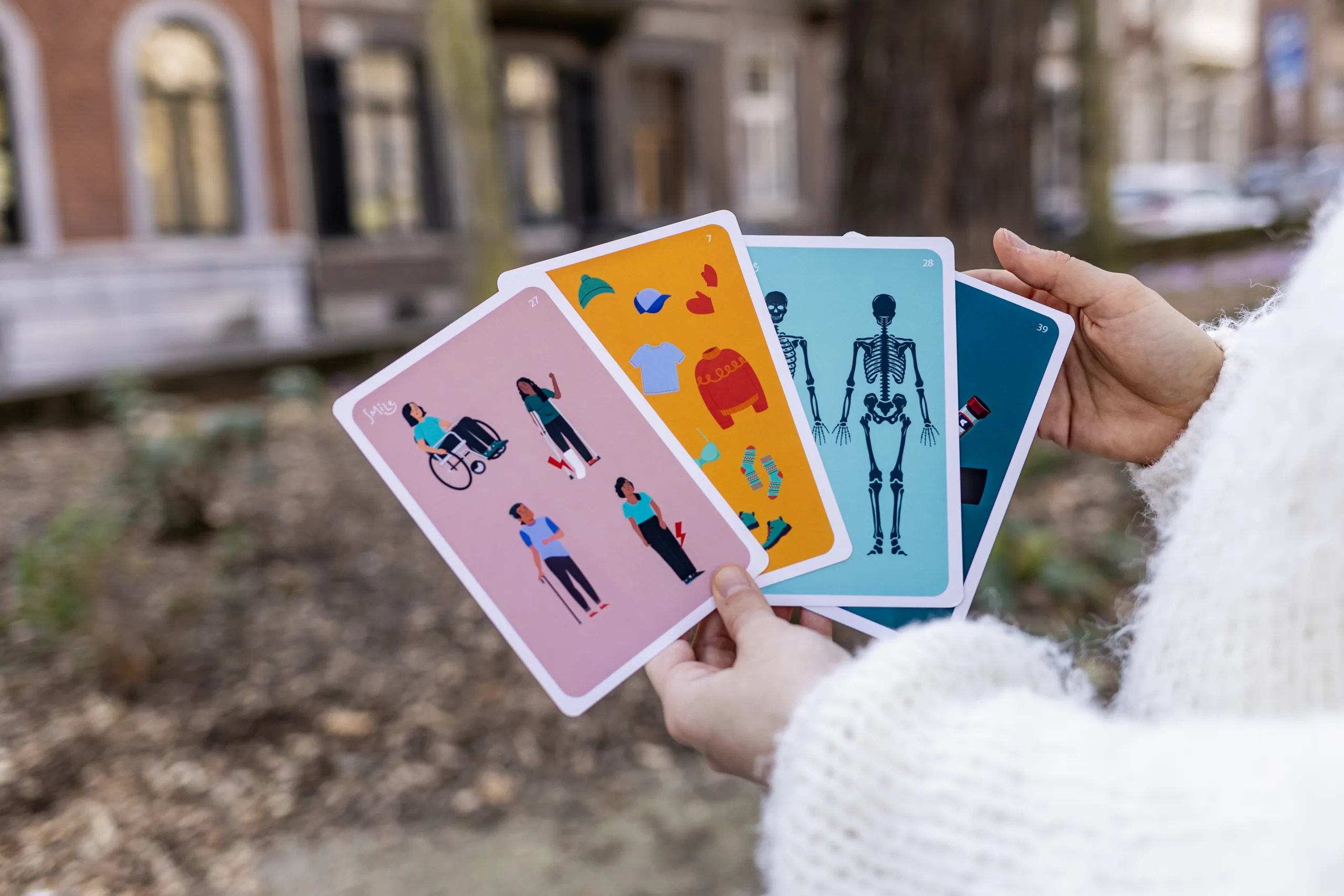 JAMES:  Le « Jeu d&rsquo;Accroche Médicale Et Sociale »